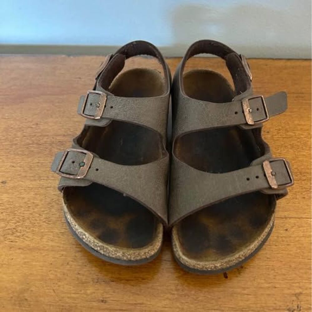Kids Berkinstock sandals EUC 28 us 10